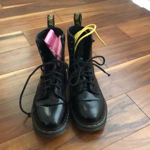DR. MARTENS WOMENS AIR WAIR BLACK LEATHER ANKLE BOOTS SIZE 6 LACES BUNDLE